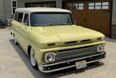 350-Powered 1966 Chevrolet Suburban Carryall