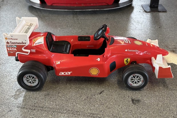 No Reserve: Toys Toys Ferrari F1-Style Electric Go-Kart